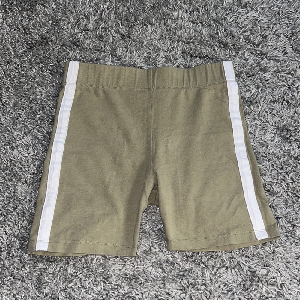 Forever 21 Green Bike Shorts Size Medium